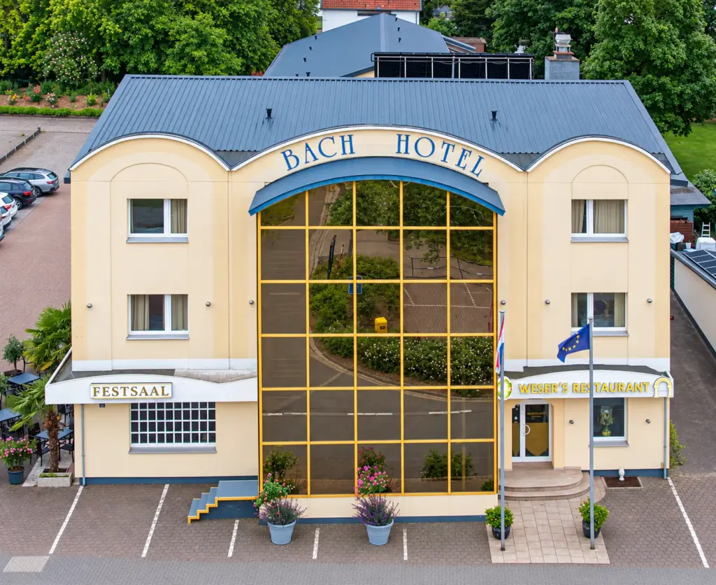 Bach Hotel, Bild 1